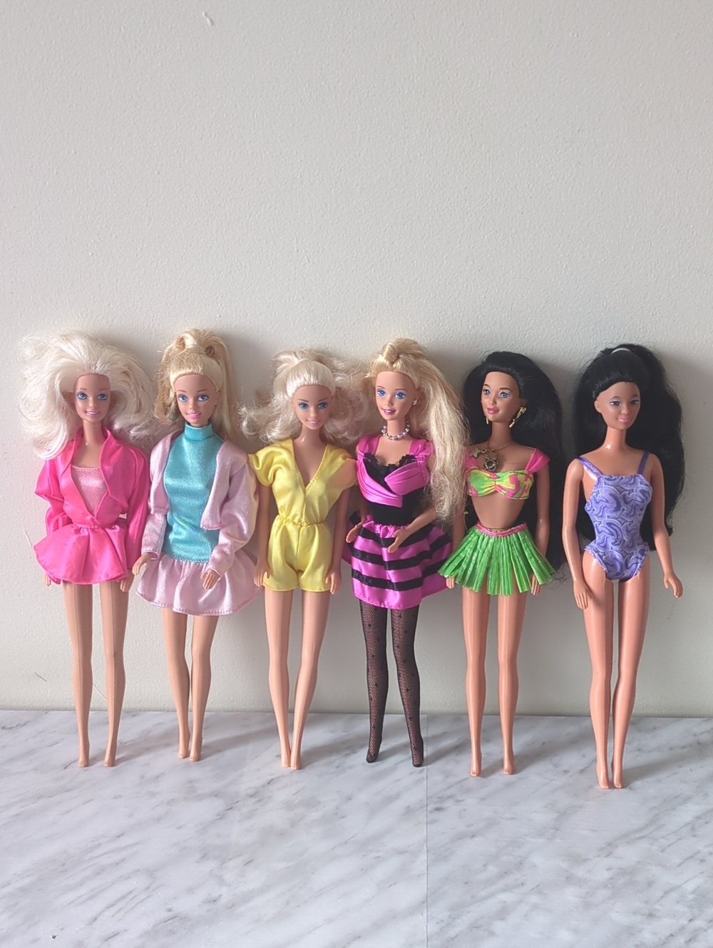 Vintage Barbies Dolls . Lot Of 6 Barbies Dolls
